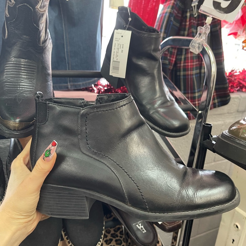 Dockers Black Ankle Booties